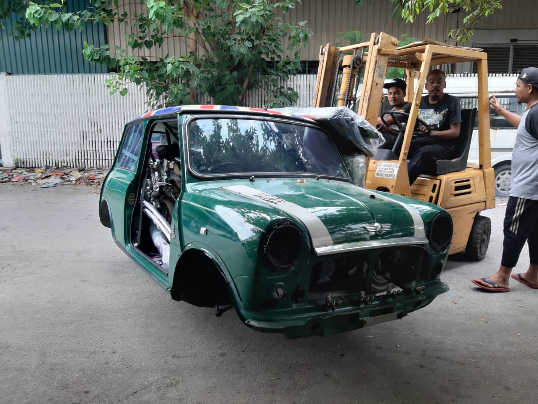 Proses pengiriman body / karoseri mobil